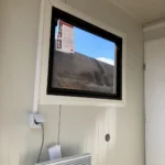 Sandwichpaneel-Container mit Sanitärraum & barrierefreiem WC – 6,00 × 3,00 m – Bild 14