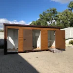 Sandwichpaneel-Container mit Sanitärraum & barrierefreiem WC – 6,00 × 3,00 m – Bild 17