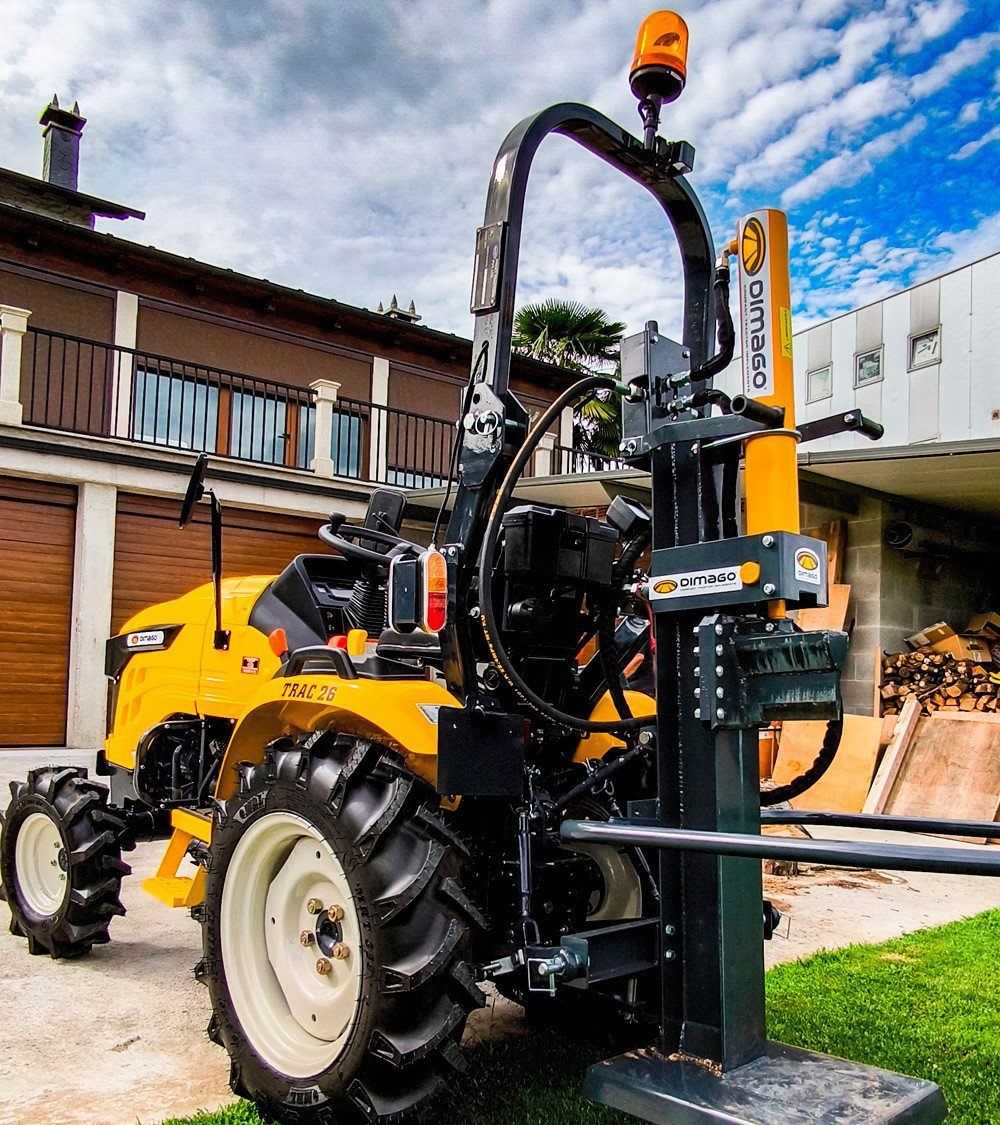 astilladora-tractor-22-toneladas-vertical-con-bomba-independiente-dimago-22t.jpg Holzspalter Traktor 22 Tonnen vertikal mit unabhängiger Hydraulikpumpe – DIMAGO 22T – Bild 1