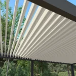 Freistehende bioklimatische Pergola Ombrea VS 4 × 8 m Anthrazit/Weiß – Bild 4